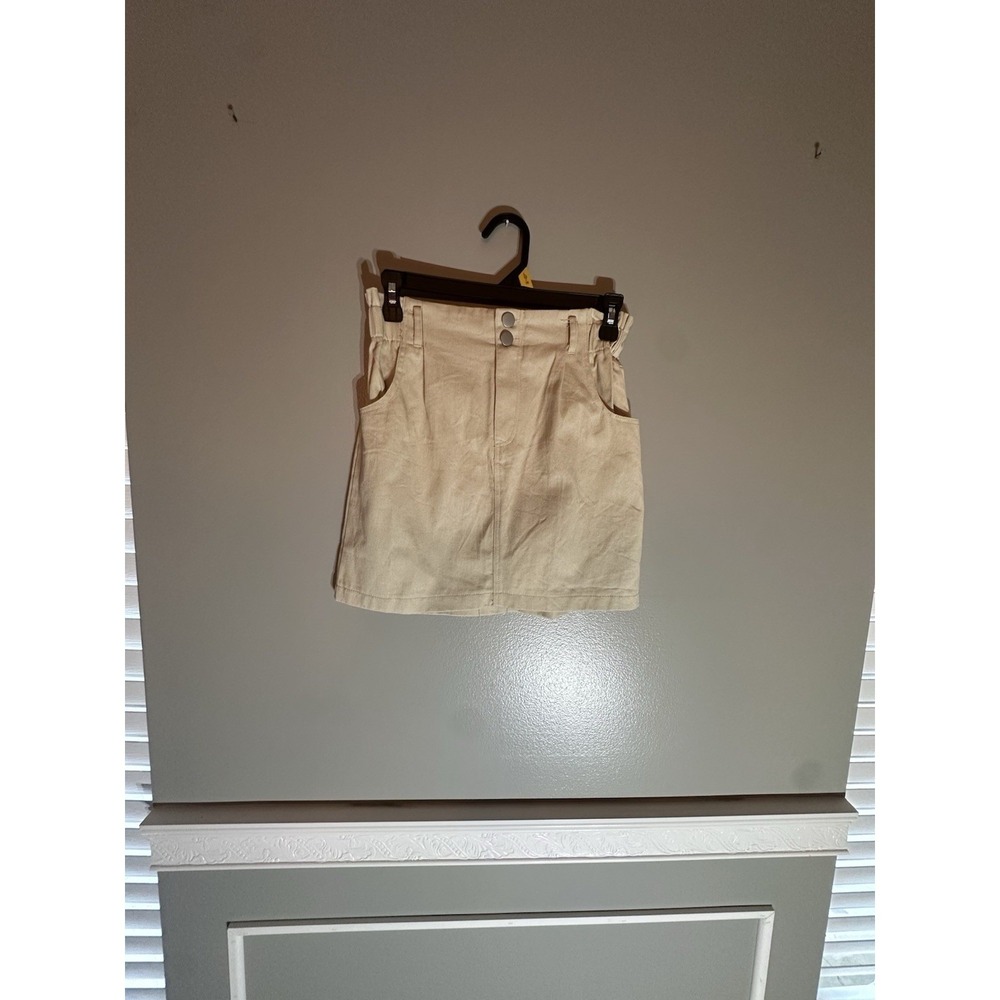 HYFV Women Khaki Woven Mini Skirt High Waist Paperbag Elastic Back Small NEW